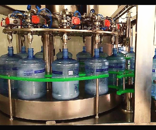 Linha de preenchimento de &aacute;gua de 5 gal&otilde;es