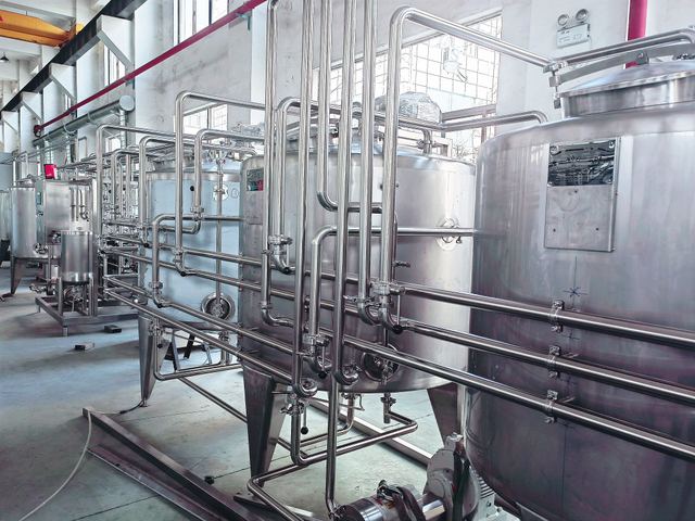 Linha completa de processamento de leite pasteurizado com engarrafamento