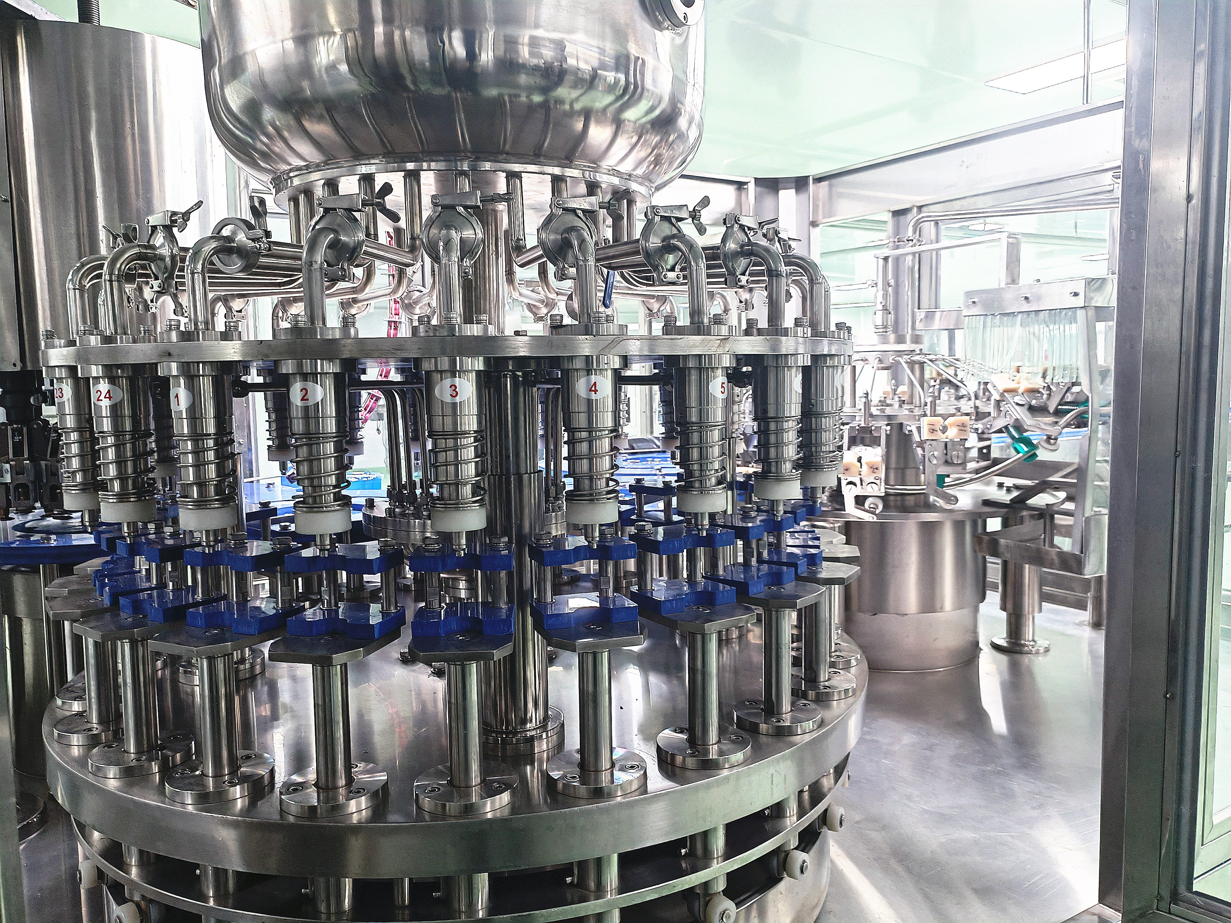 Qual é a vantagem da máquina de preenchimento de caixa asséptica?