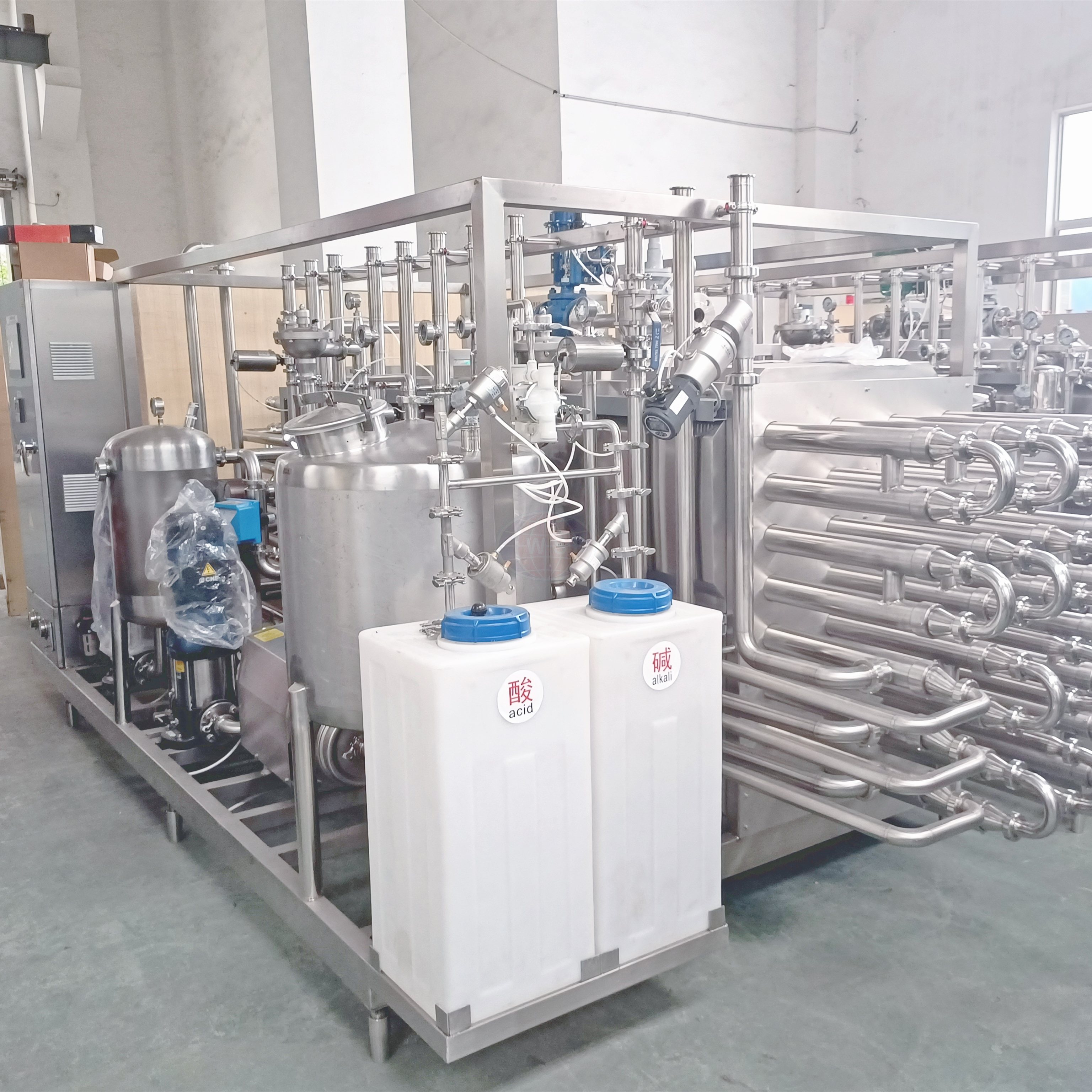 Qual equipamento de processamento de leite UHT é essencial?